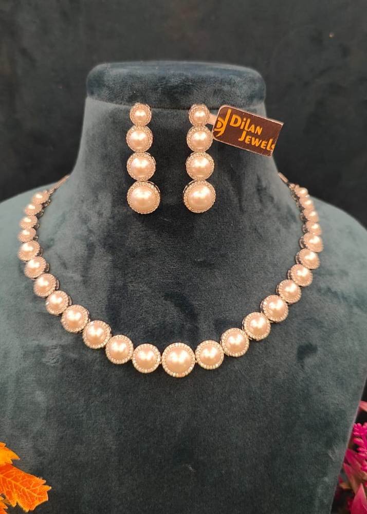 Designer Diamond Necklace With Pearl Drops | Gold fashion necklace, Diamond  necklace designs, Diamond necklace set