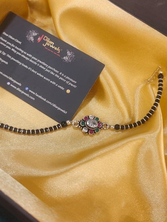 925 Silver Unisex Nazariya Rakhi/ Bracelet (Oval Emerald Flower) RAK002853