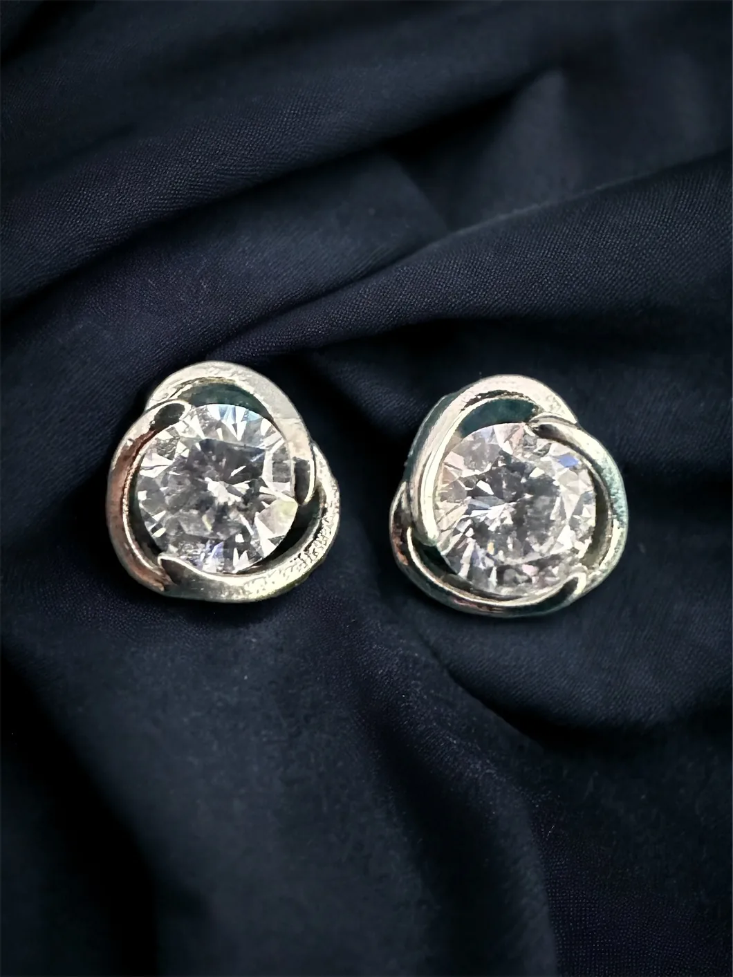 1-carat-Solitaire-Screw-back-Studs-with-overlapping-Jacket-White-Gold-EAR000091b 1 carat Solitaire Screw-back Studs with overlapping Jacket (White-Gold) EAR000091 - Image 1
