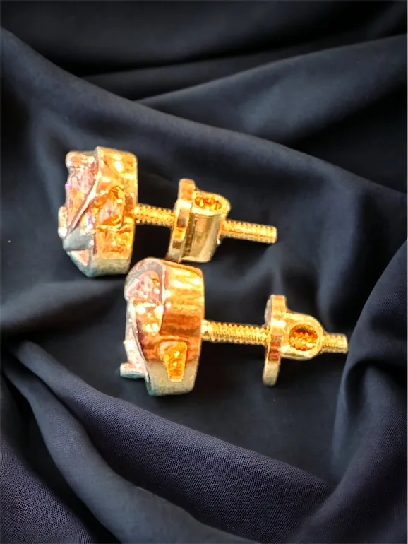 1-carat-Solitaire-Screw-back-Studs-with-overlapping-Jacket-Yellow-Gold-EAR000092a 1 carat Solitaire Screw-back Studs with overlapping Jacket (Yellow-Gold) EAR000092 - Image 1