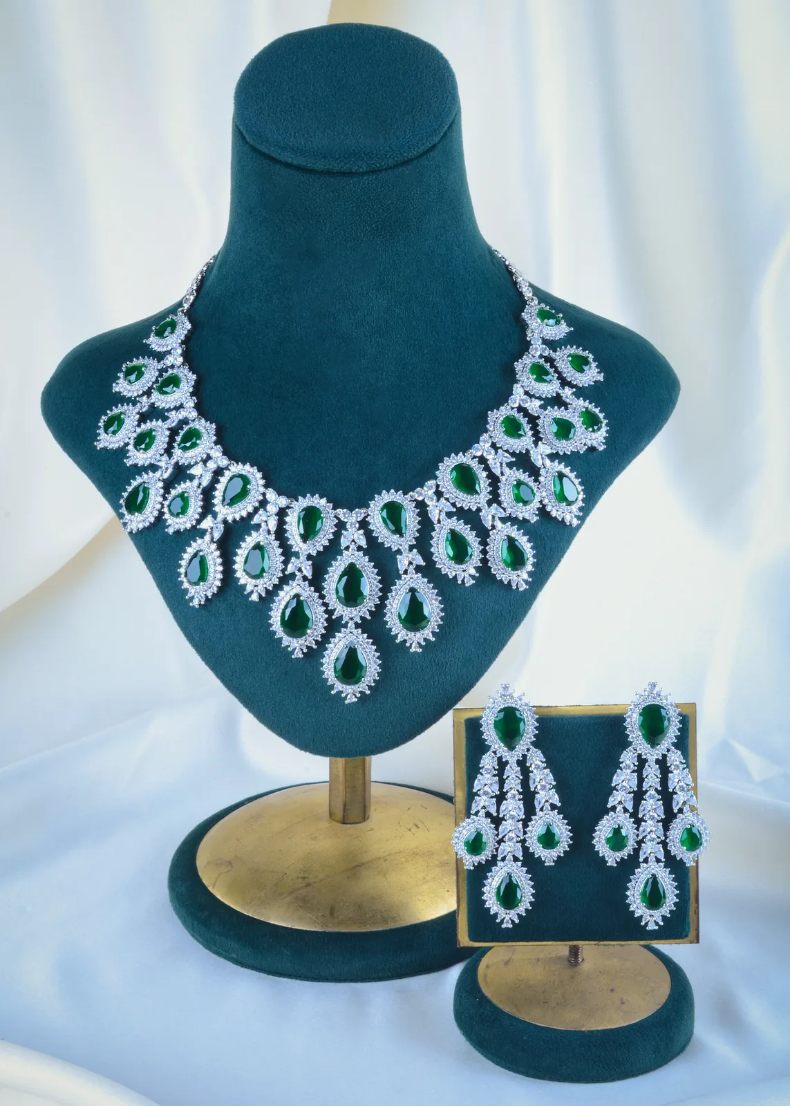 Bridal-Emerald-Green-Elegance-Silver-NEC001194a Bridal Emerald Green Elegance (Silver) NEC001194 - Image 1
