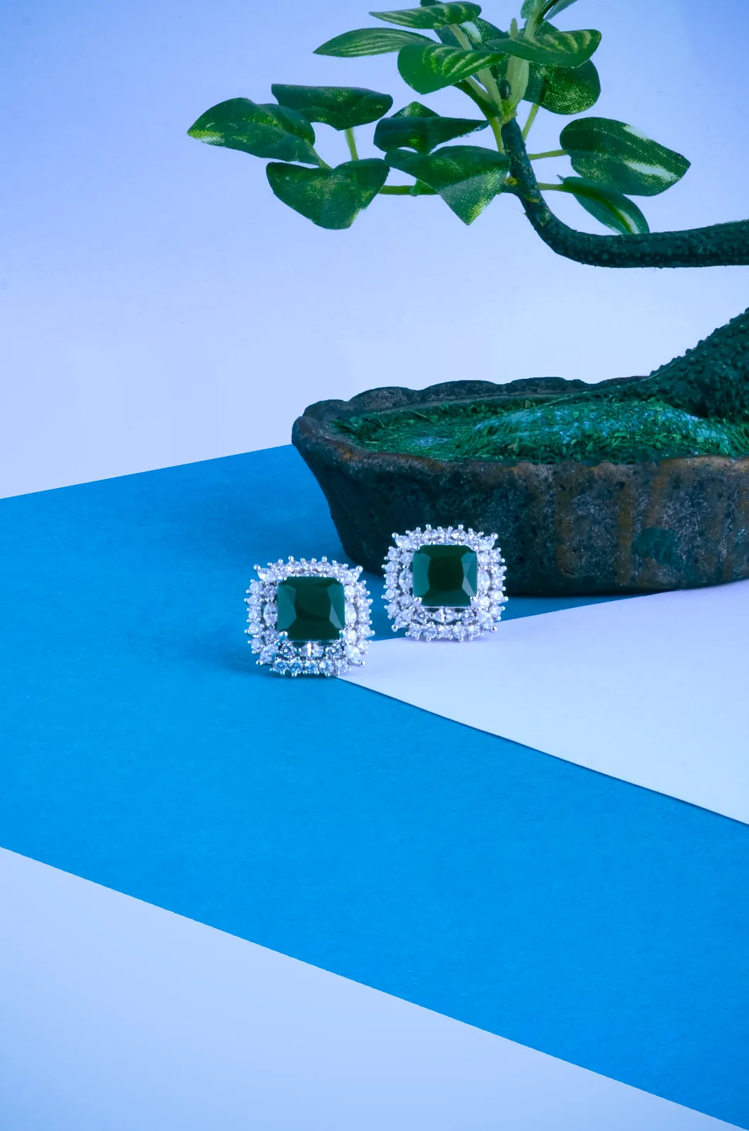 Classic-Emerald-Green-Studs-Silver-EAR000796a Classic Emerald Green Studs (Silver) EAR000796 - Image 1
