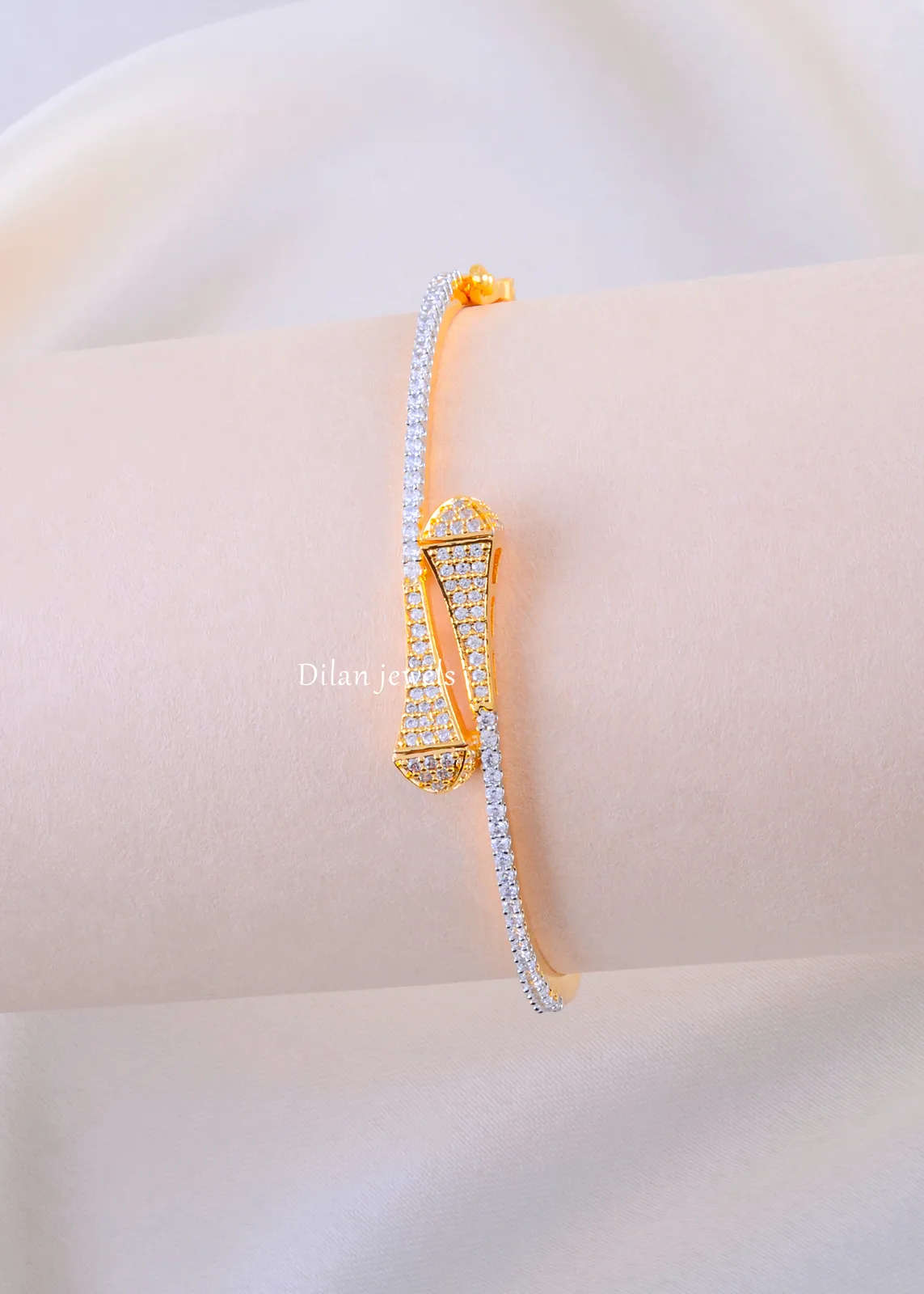 Cone-Elegance-Gold-Bracelet-Yellow-Gold-BRA002395a Cone Elegance Gold Bracelet (Yellow Gold) BRA002395 - Image 1