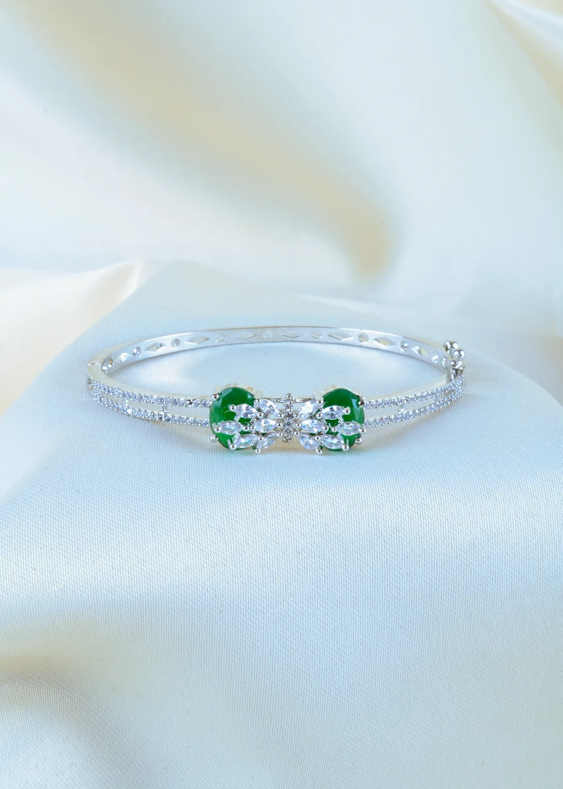 Designer-Emerald-Green-Bracelet-Silver-BRA001140a Designer Emerald Green Bracelet (Silver) BRA001140 - Image 1