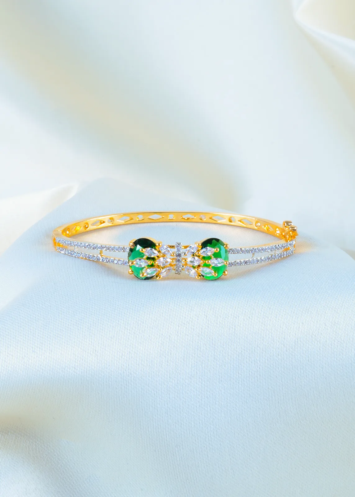 Designer-Emerald-Green-Bracelet-Yellow-Gold-BRA001139a Designer Emerald Green Bracelet (Yellow Gold) BRA001139 - Image 1