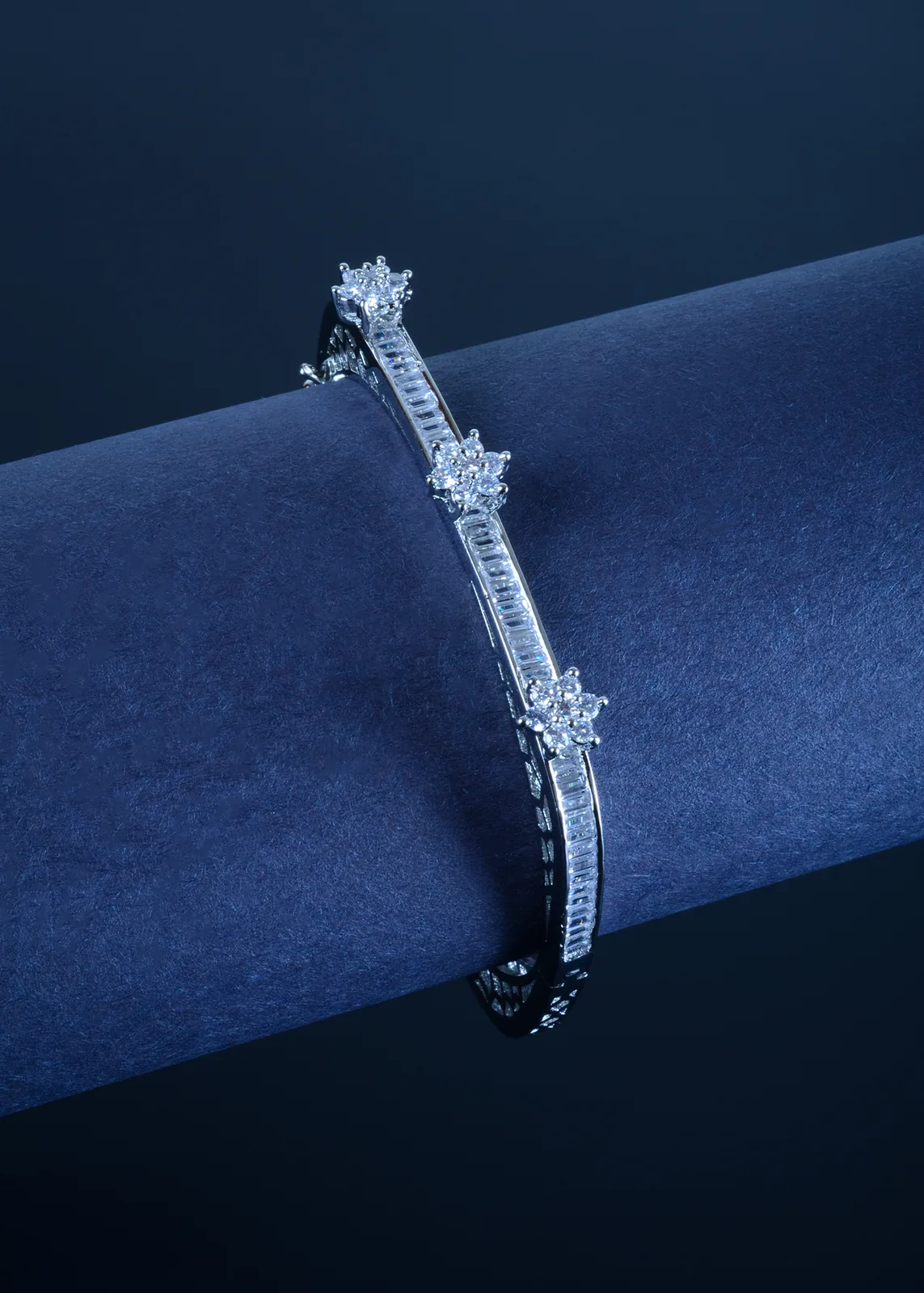 Diamond-Sleek-Pacheli-Bracelet-Silver-BRA001254a Diamond Sleek Pacheli Bracelet (Silver) BRA001254 - Image 1