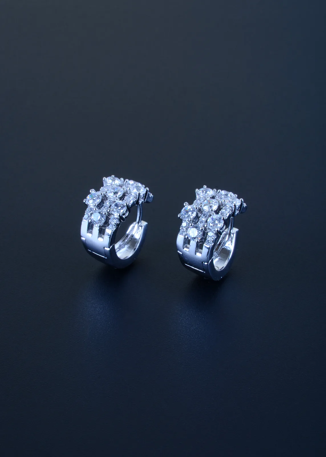 Ear-Hug-Baalis-Silver-EAR001109a Ear Hug Baalis (Silver) EAR001109 - Image 1