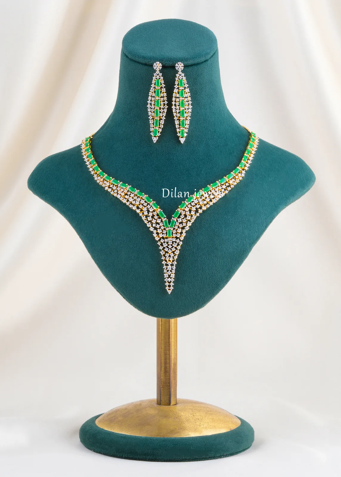 Elira-Green-Elegance-necklace-set-Yellow-Gold-NEC002626 Elira Green Elegance necklace set (Yellow Gold) NEC002626 - Image 1