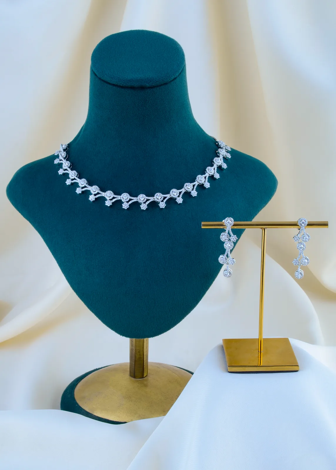 Elisia-Necklace-Set-Silver-NEC001758a Elisia Necklace Set (Silver) NEC001758 - Image 1
