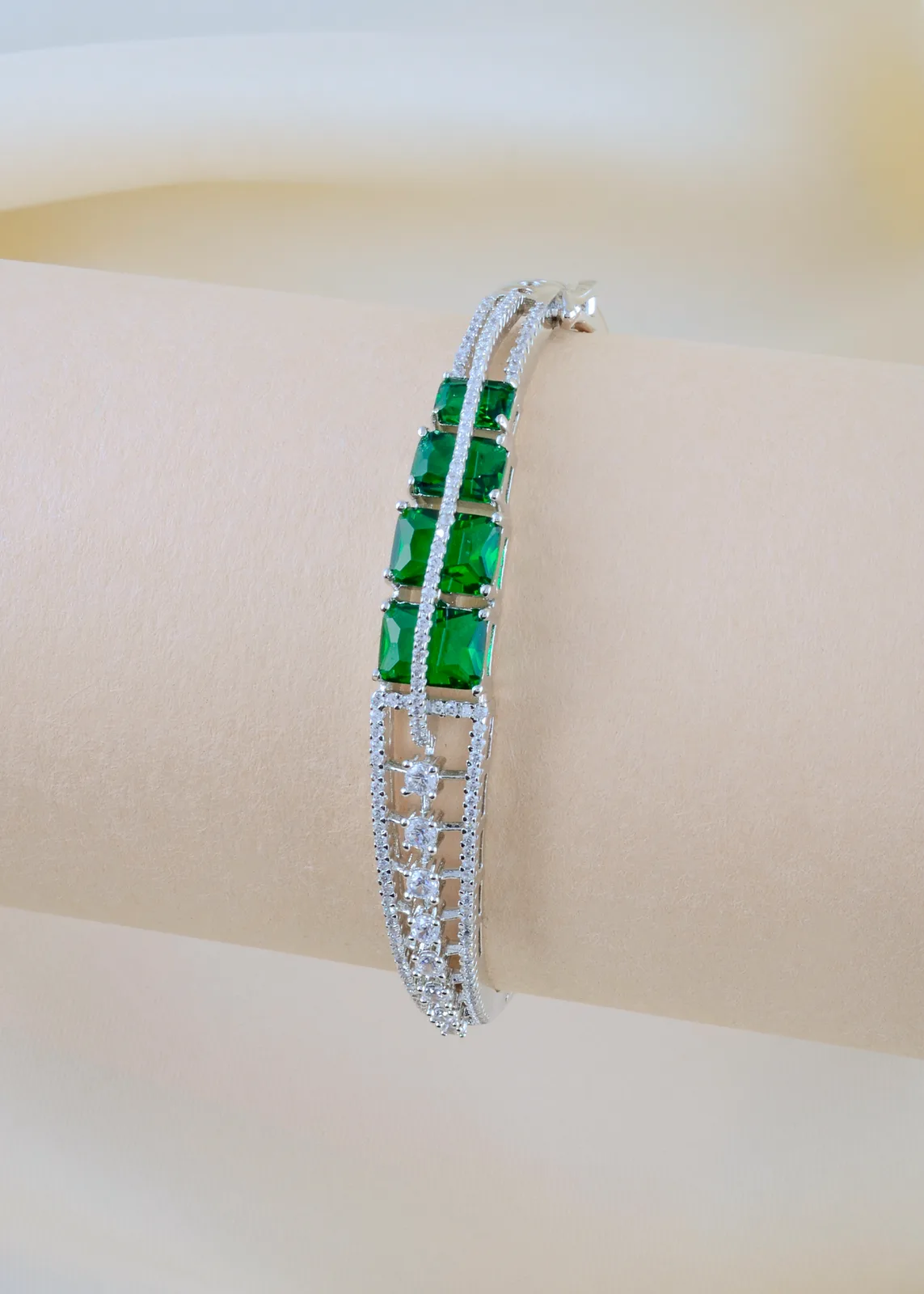 Emerald-Dusk-Bracelet-Silver-BRA001790a Emerald Dusk Bracelet (Silver) BRA001790 - Image 1