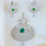 Emerald Green Designer Pendant Set (Silver) PSE0T1474