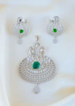 Emerald Green Designer Pendant Set (Silver) PSE0T1474