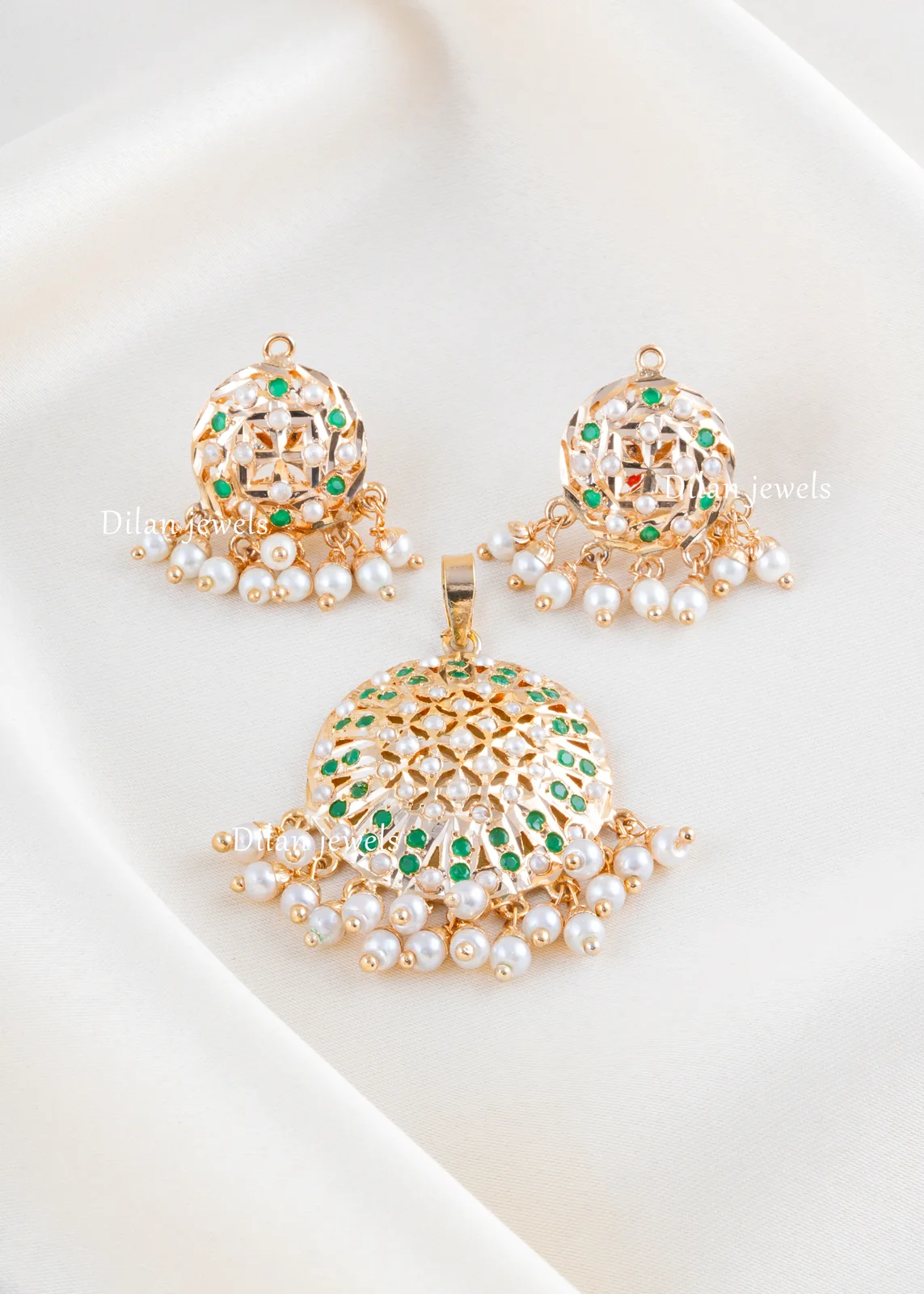 Emerald-Green-Pearl-Filigree-Pendant-Set-Yellow-Gold-PSET02471a Emerald Green Pearl Filigree Pendant Set (Yellow Gold) PSET02471 - Image 1