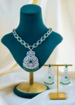 Emerald Royale Necklace Set (Silver) NEC001498