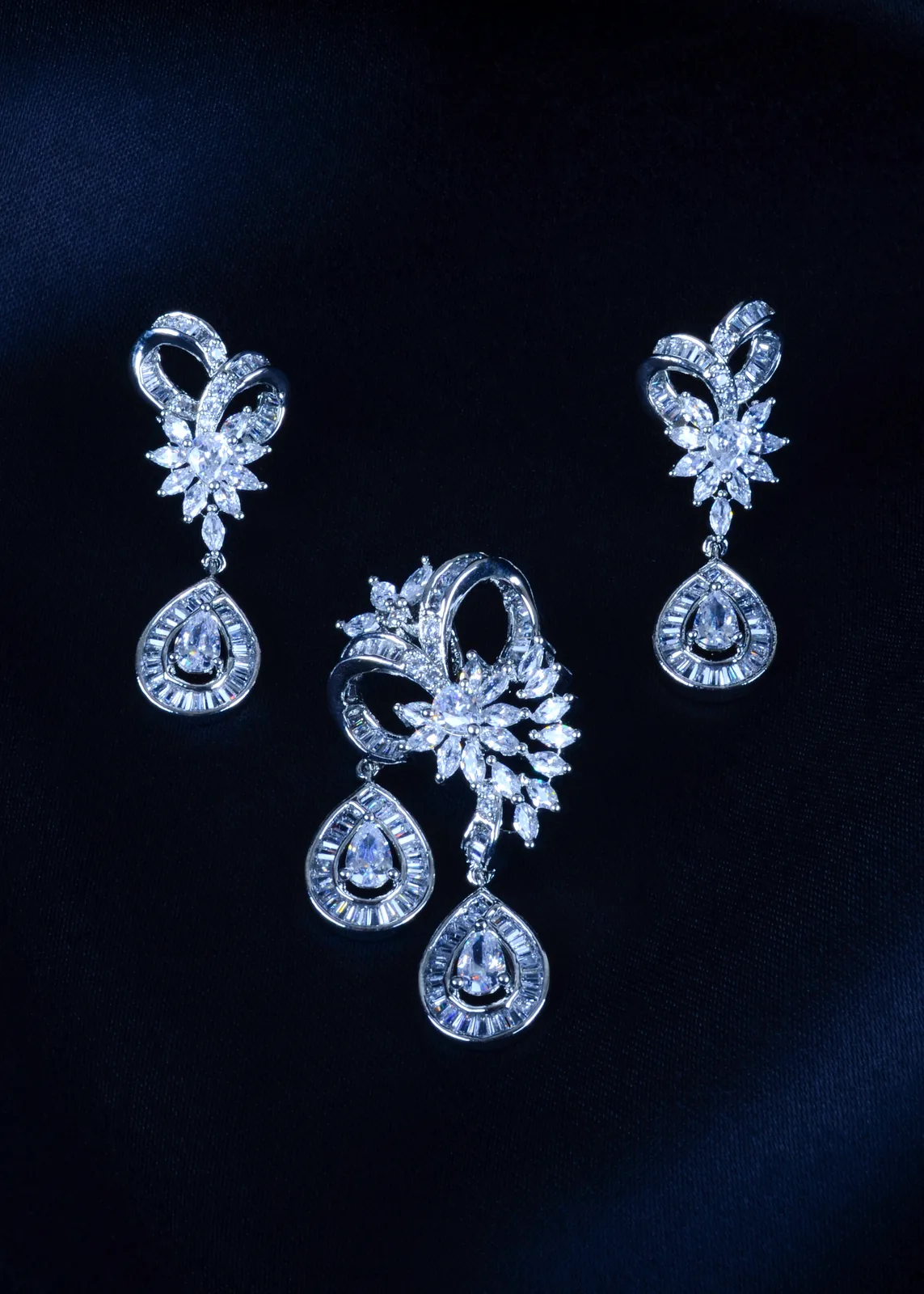 Exclusive-Designer-Locket-Set-Silver-PSET01348a Exclusive Designer Locket Set (Silver) PSET01348 - Image 1