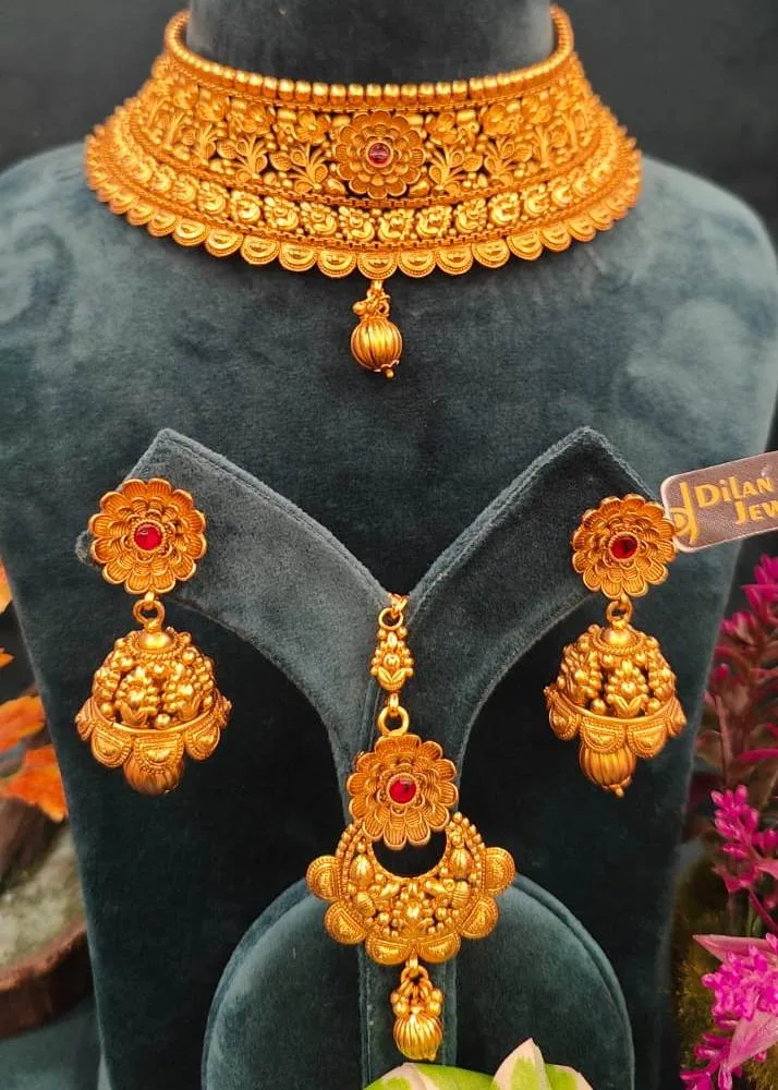 Floral-Choker-Set-with-Mangtika-Antique-Gold-NEC000003a Floral Choker Set with Mangtika (Antique Gold)- NEC000003 - Image 1