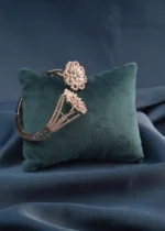 Floral Clutch Bracelet (Silver) BRA000659