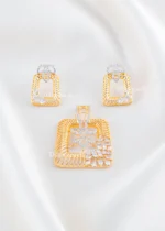Floral Frame Elegance Pendant Set (Yellow Gold) PSET02594