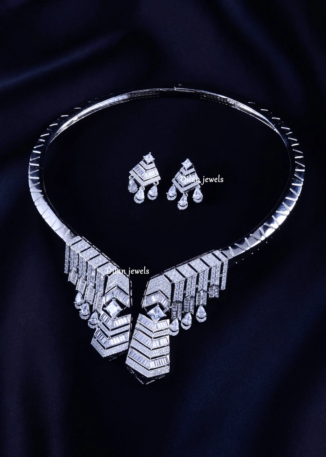 Icy-Art-Deco-Collar-Set-Silver-NEC002223a Icy Art Deco Collar Set (Silver) NEC002223 - Image 1