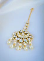 Kundan Pearl Chand Mang Tika (Yellow Gold) ACC000966 - Image 2