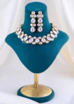 Kundan Polki Green Border Jewelry Set (Yellow Gold) NEC002412