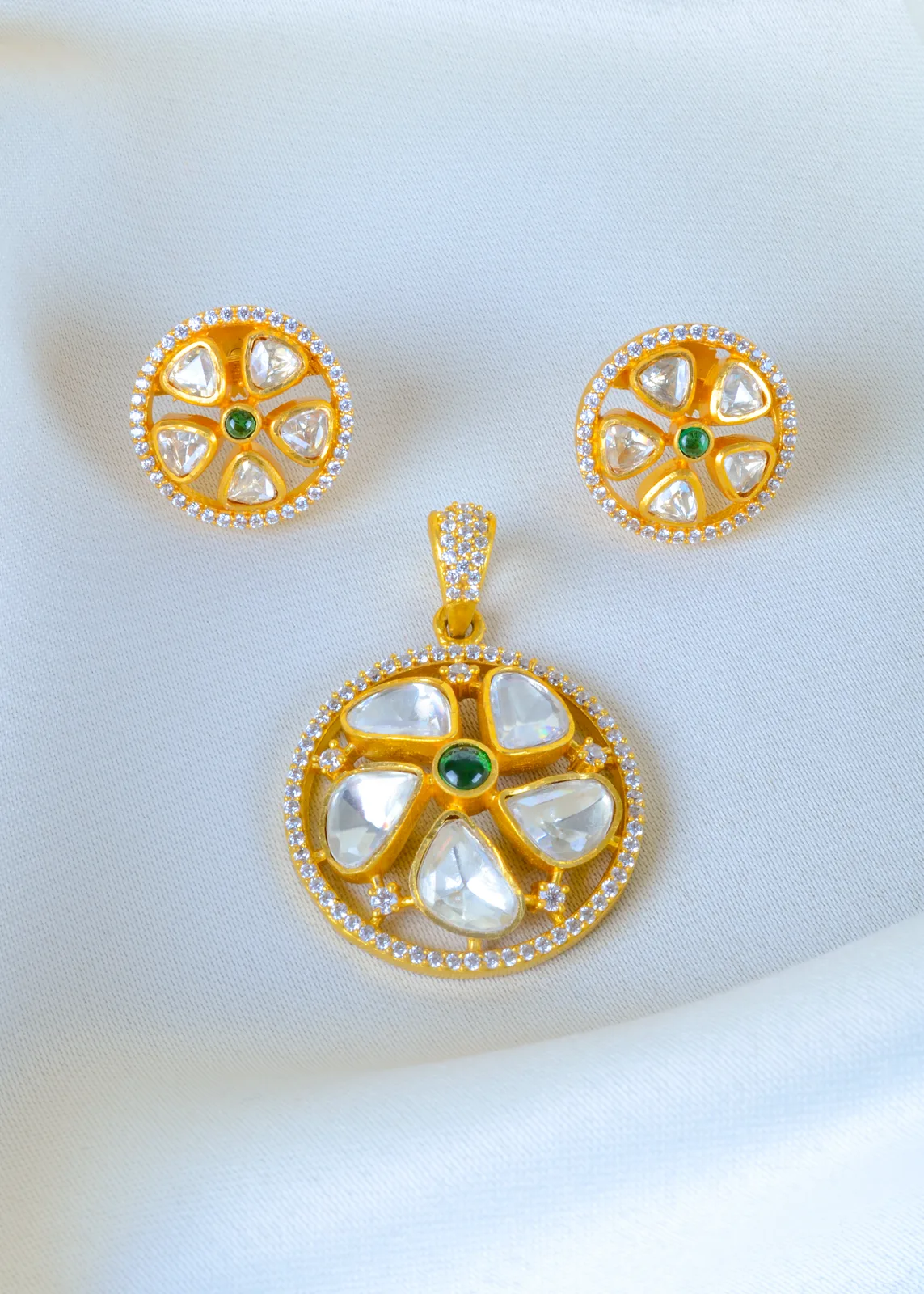 Moissanite-Polki-Green-Locket-Set-Yellow-Gold-PSET01360a Moissanite Polki Green Locket Set (Yellow Gold) PSET01360 - Image 1
