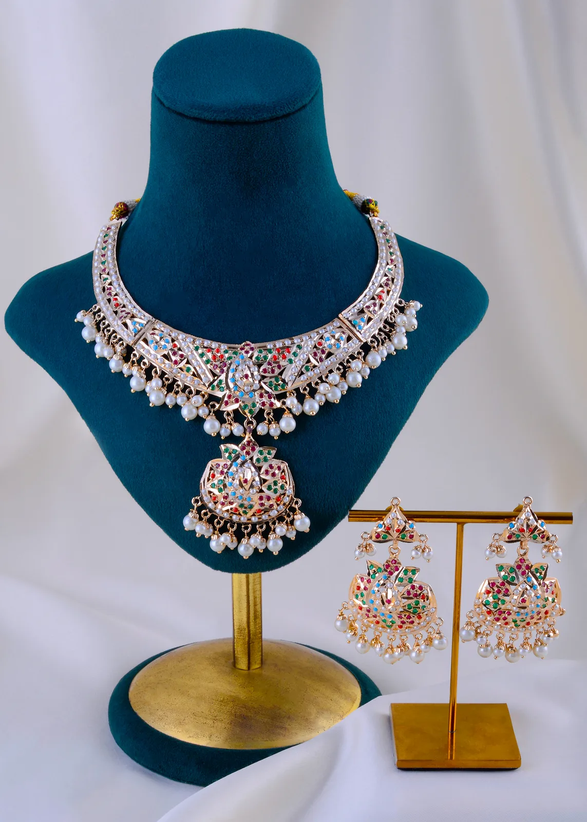 Mughal-Elegance-Navratna-Set-Yellow-Gold-NEC001970a Mughal Elegance Navratna Set (Yellow Gold) NEC001970 - Image 1