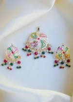 Multicolor Jadau Round Pendant Set (Yellow Gold) PSET00951