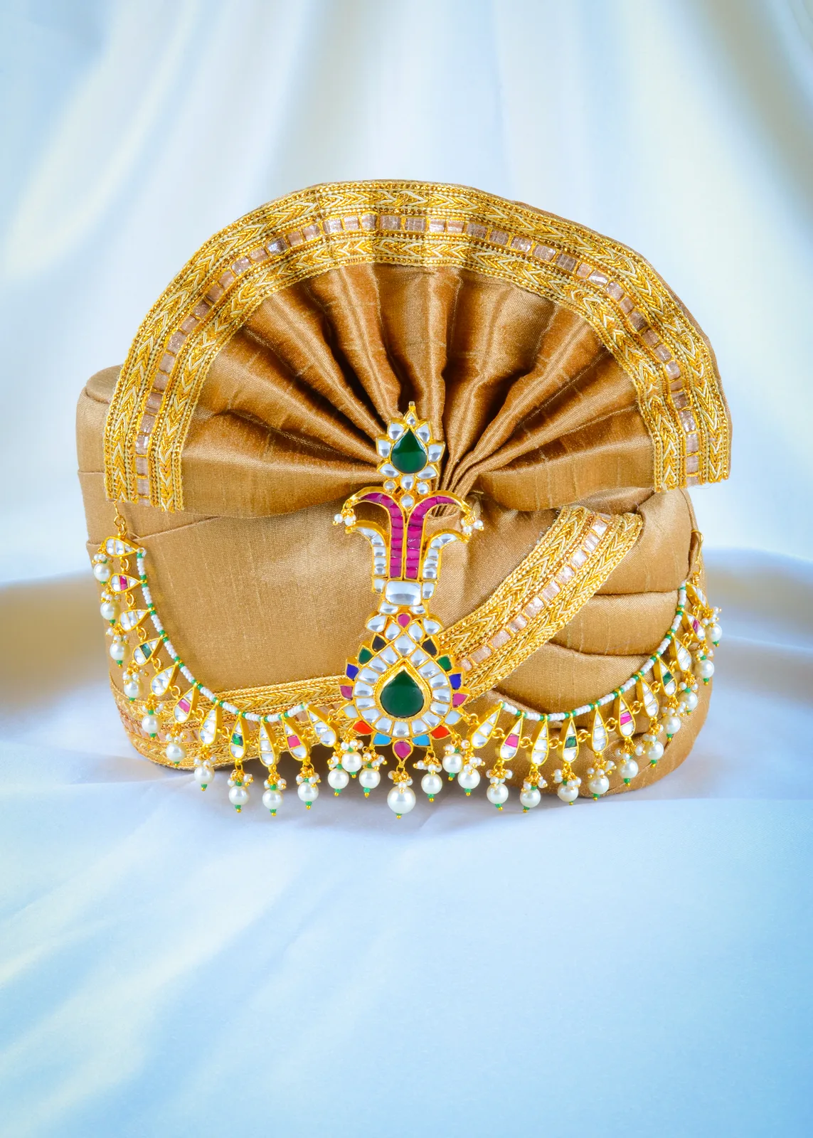 Navratna-Sehra-Kundan-Kalgi-for-Men-Yellow-Gold-KALGI1118a Navratna Sehra Kundan Kalgi for Men (Yellow Gold) KALGI1118 - Image 1