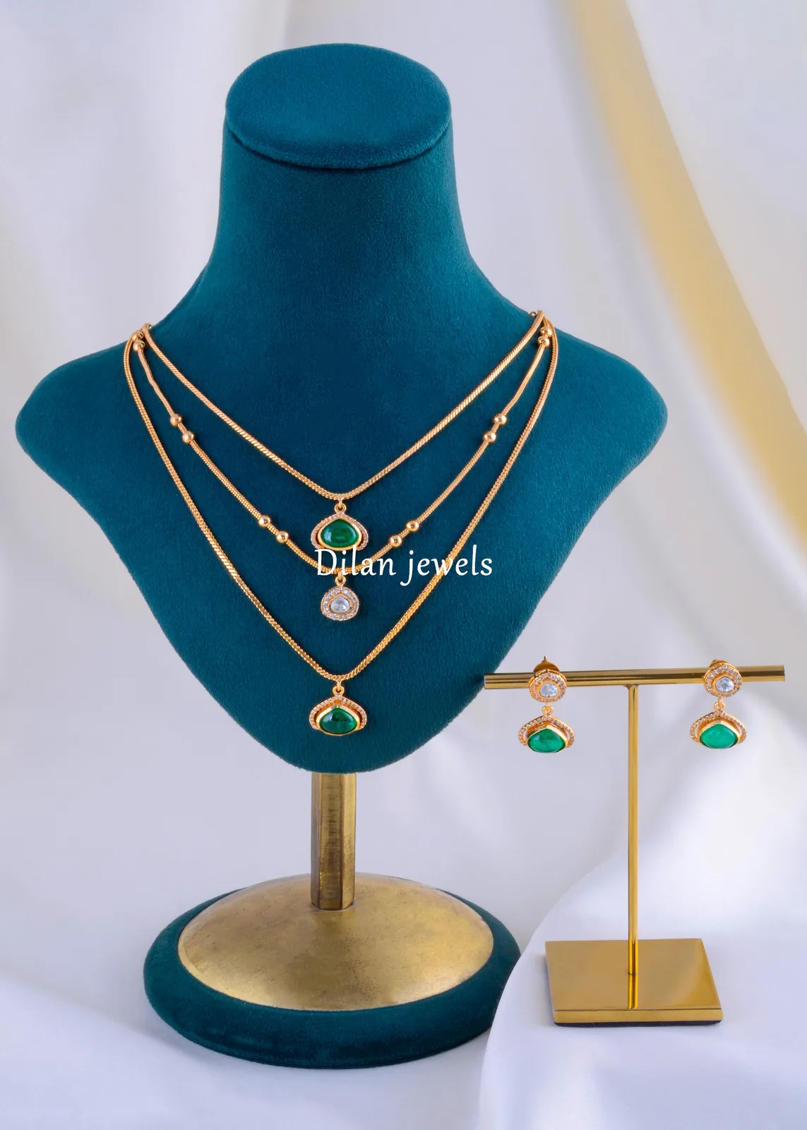 Nayantara-Layered-Green-Polki-Set-Antique-Gold-NEC002152a Nayantara Layered Green Polki Set (Antique Gold) NEC002152 - Image 1