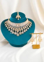 Noor Royale Bridal necklace set (Yellow Gold) NEC002619