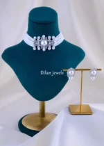 Queen’s Aura Pearl Set (Silver) NEC002102