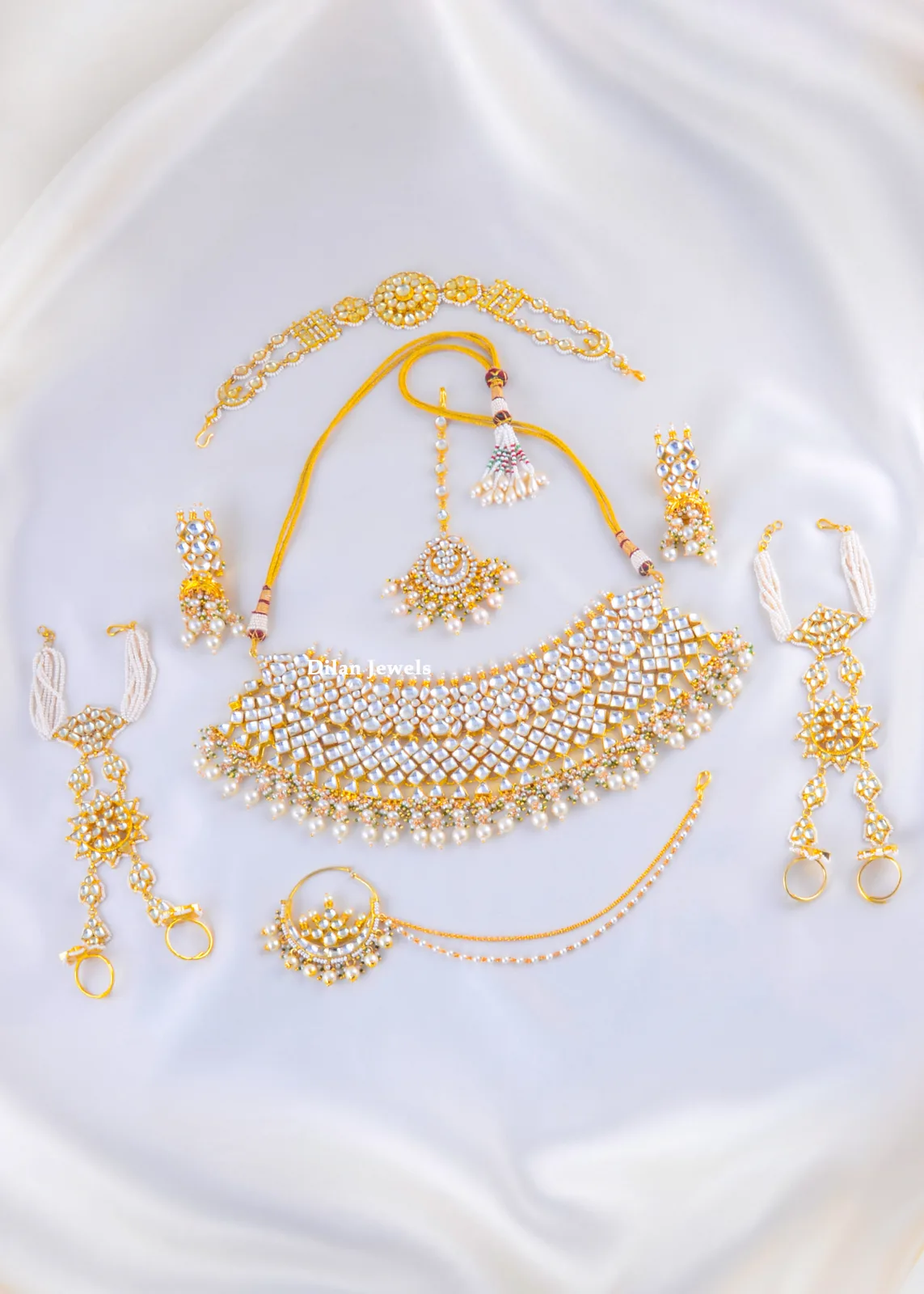 Rajsi-Kundan-Bridal-Royale-Set-Yellow-Gold-NEC002183a Rajsi Kundan Bridal Royale Set (Yellow Gold) NEC002183 - Image 1