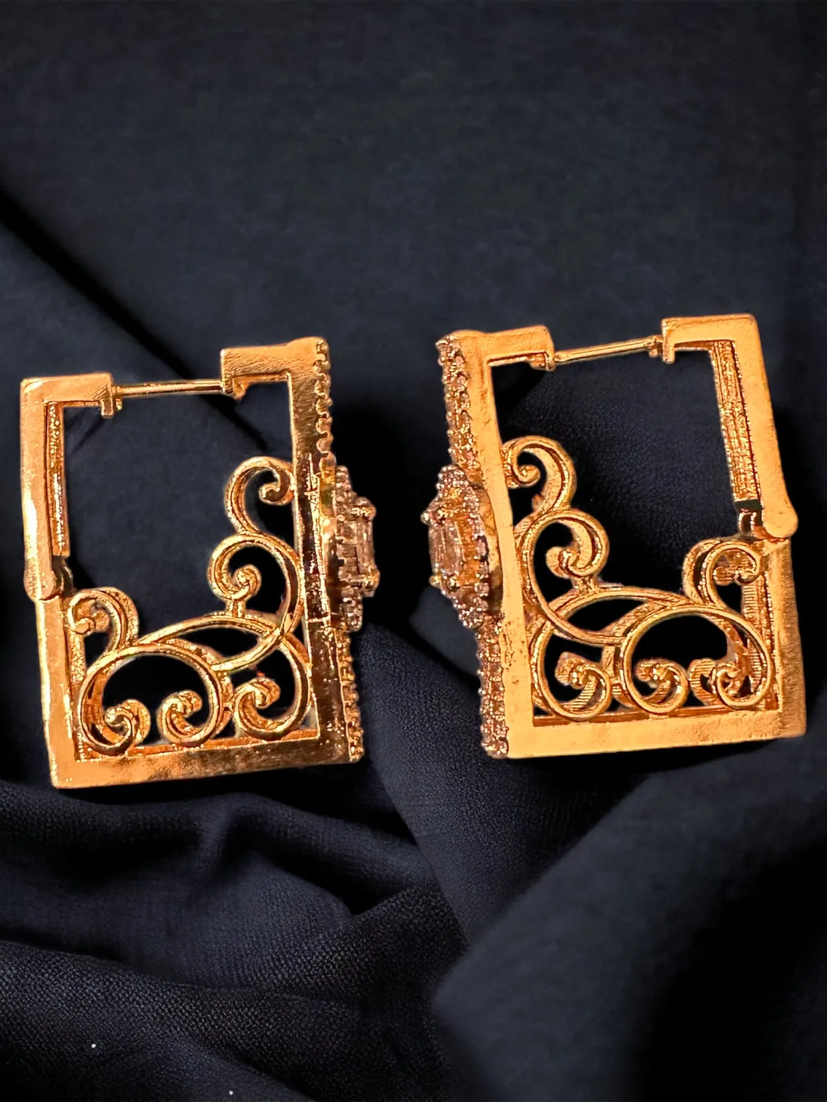 Rectangular-Diamond-Baalis-Yellow-Gold-EAR000077a Rectangular Diamond Baalis EAR000077 - Image 1