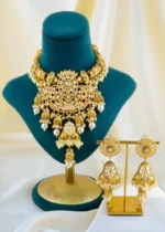 Regal Kundan Hasli Necklace Set (Yellow Gold) NEC001575