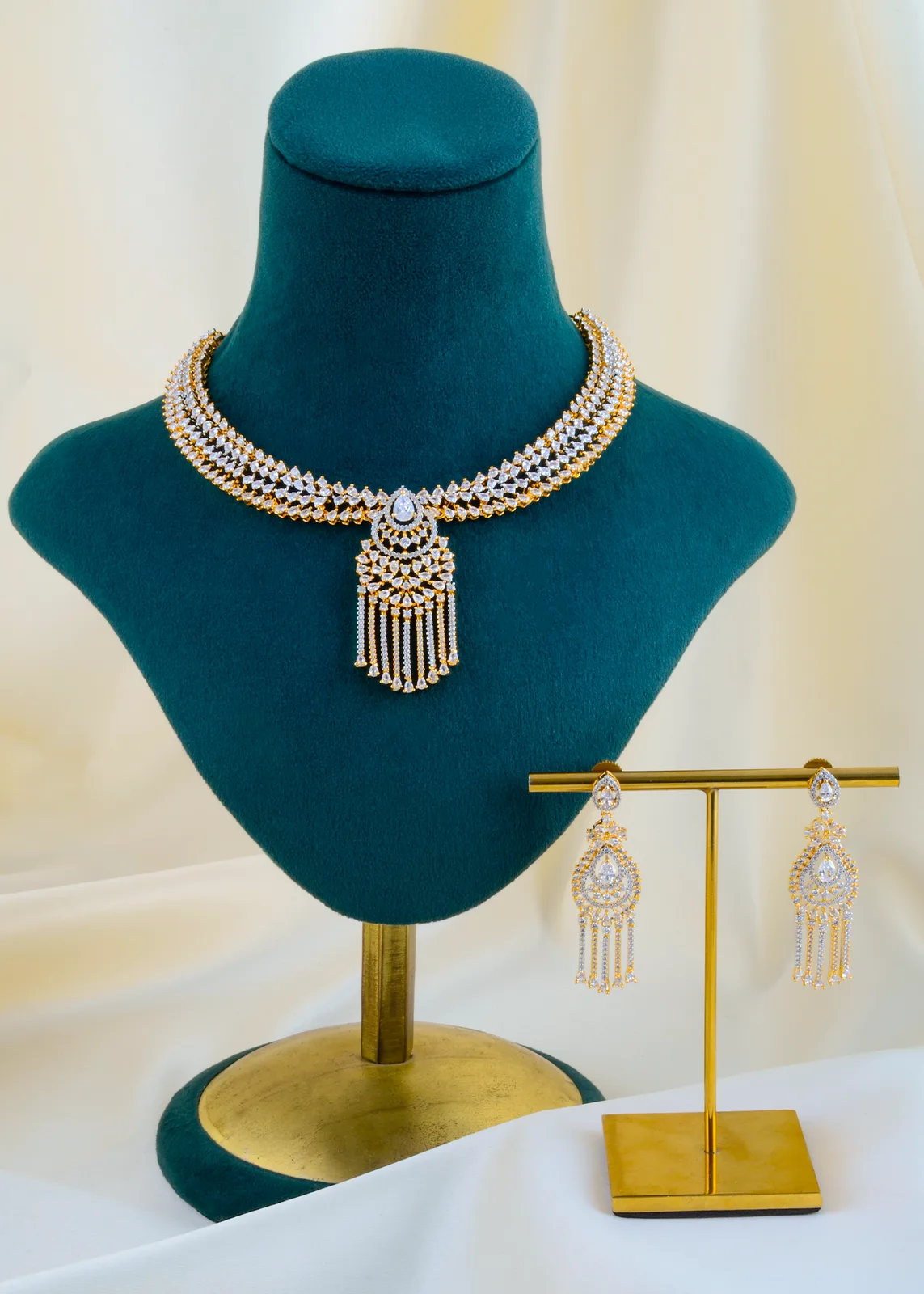 Regal-Radiance-Necklace-Set-Yellow-Gold-NEC001678a Regal Radiance Necklace Set (Yellow Gold) NEC001678 - Image 1