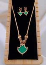 Royal Bloom Necklace (Antique Gold) NEC002011