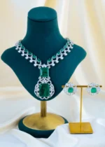 Royal Emerald Grandeur Necklace Set (Silver) NEC001562