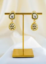 Royal Kundan Polki Necklace Set with Maang Tikka (Yellow Gold) NEC001576 - Image 3