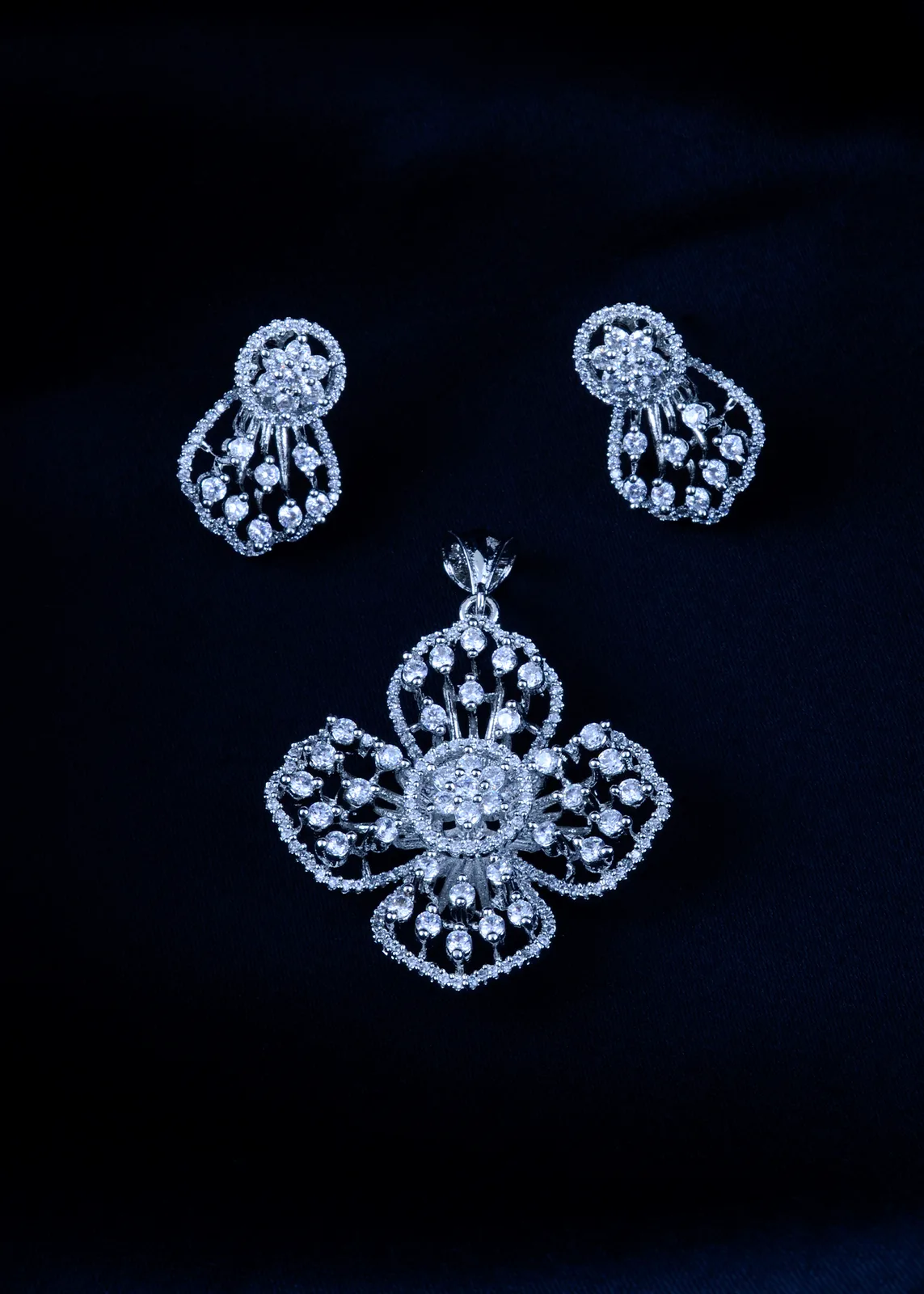 Statement-Floral-Pandant-Set-Silver-PSET01467a Statement Floral Pandant Set (Silver) PSET01467 - Image 1
