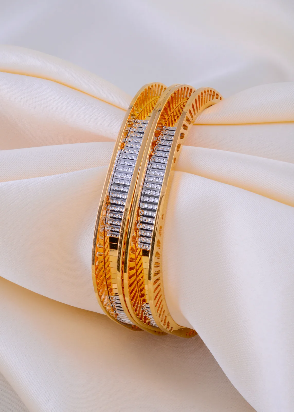 Sunehri-Chic-Pair-Yellow-Gold-BAN001939a Sunehri Chic Pair (Yellow Gold) BAN001939 - Image 1