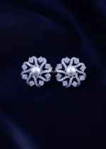 The Elegant Daisy Studs (Silver) EAR002305