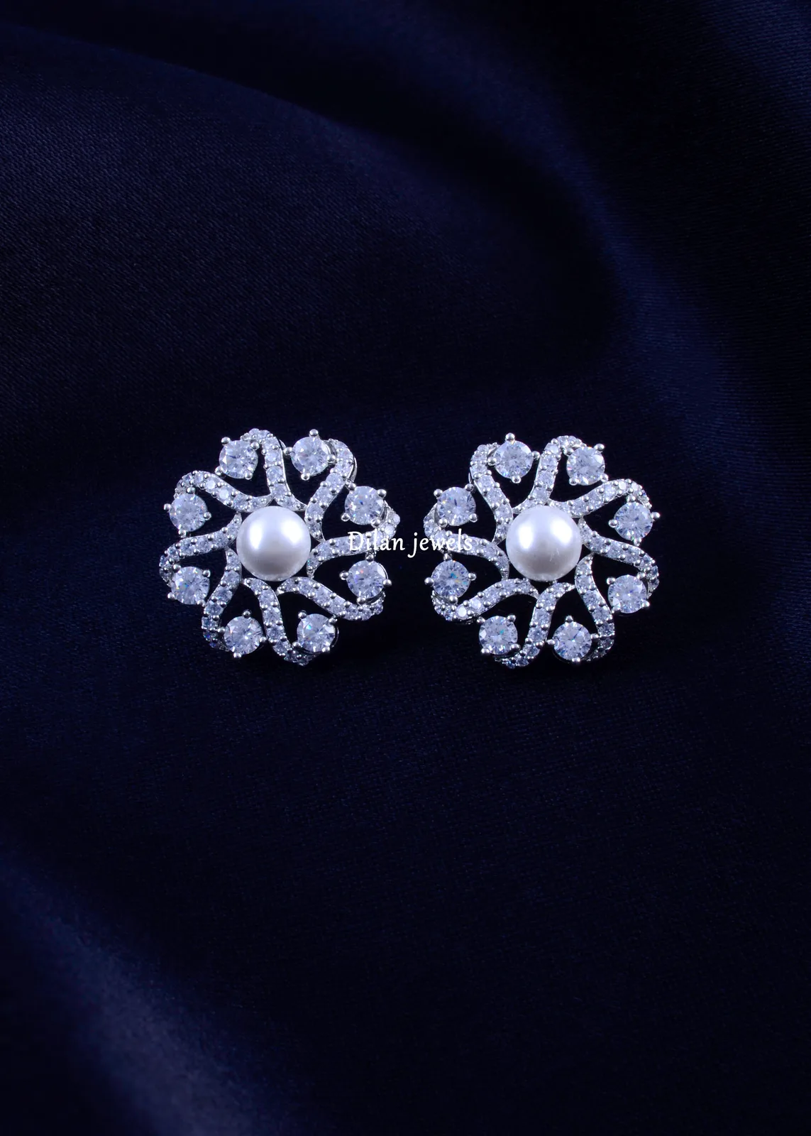 The-Elegant-Daisy-Studs-Silver-EAR002305a The Elegant Daisy Studs (Silver) EAR002305 - Image 1