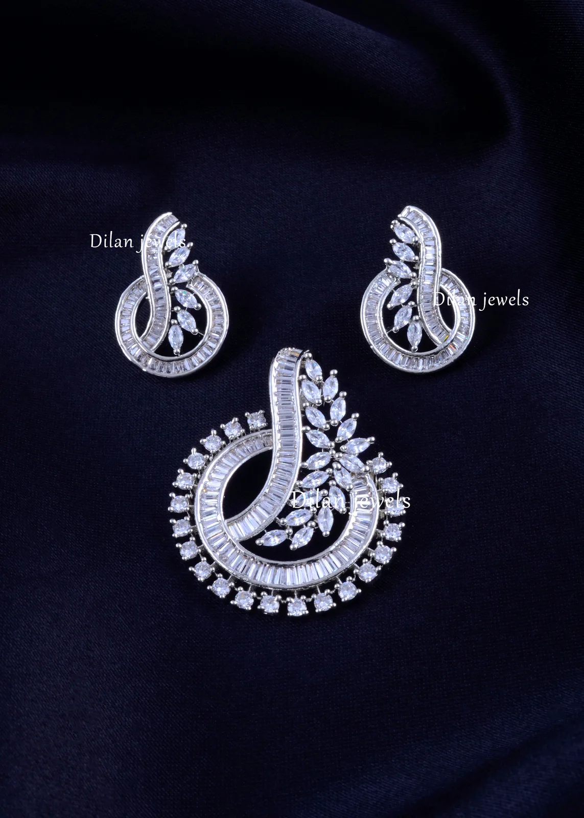The-Lunar-Leaf-Pendant-Set-Silver-PSET02421a The Lunar Leaf Pendant Set (Silver) PSET02421 - Image 1