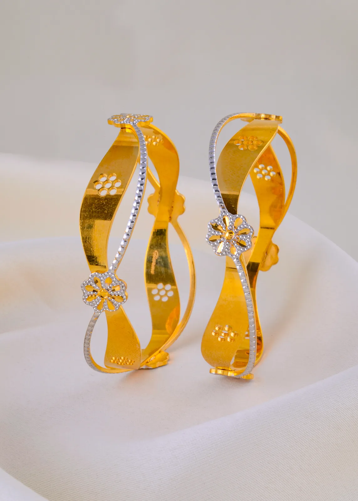 Twist-Blossom-Bangles-Dual-Plating-BAN001927a Twist Blossom Bangles (Dual Plating) BAN001927 - Image 1