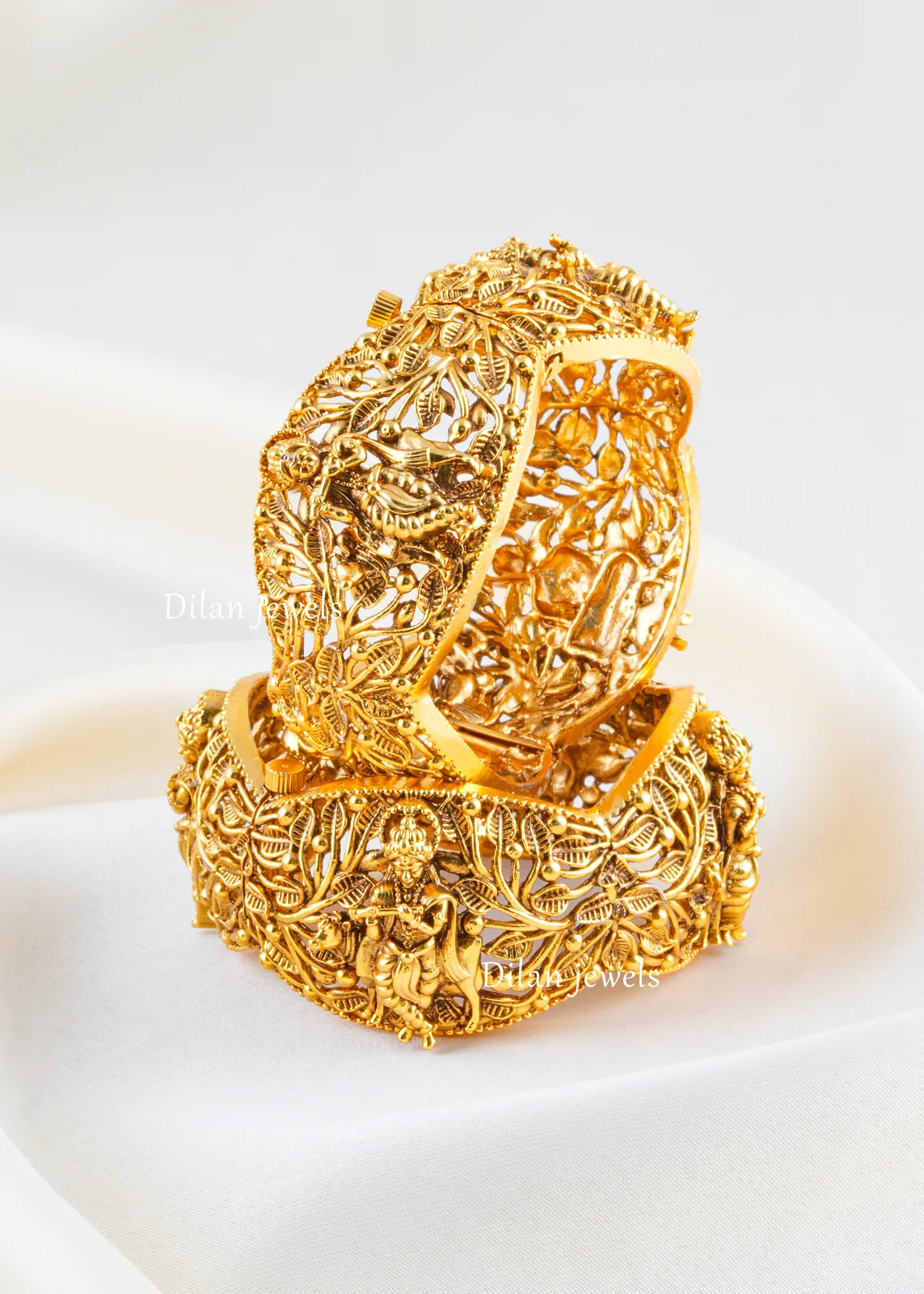 Vrindavan-Jaal-Bangle-Yellow-Gold-BAN002549 Vrindavan Jaal Bangle (Antique Gold) BAN002549 - Image 1